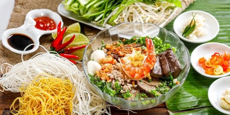 Các thành phần cơ bản trong một tô hủ tiếu Thái